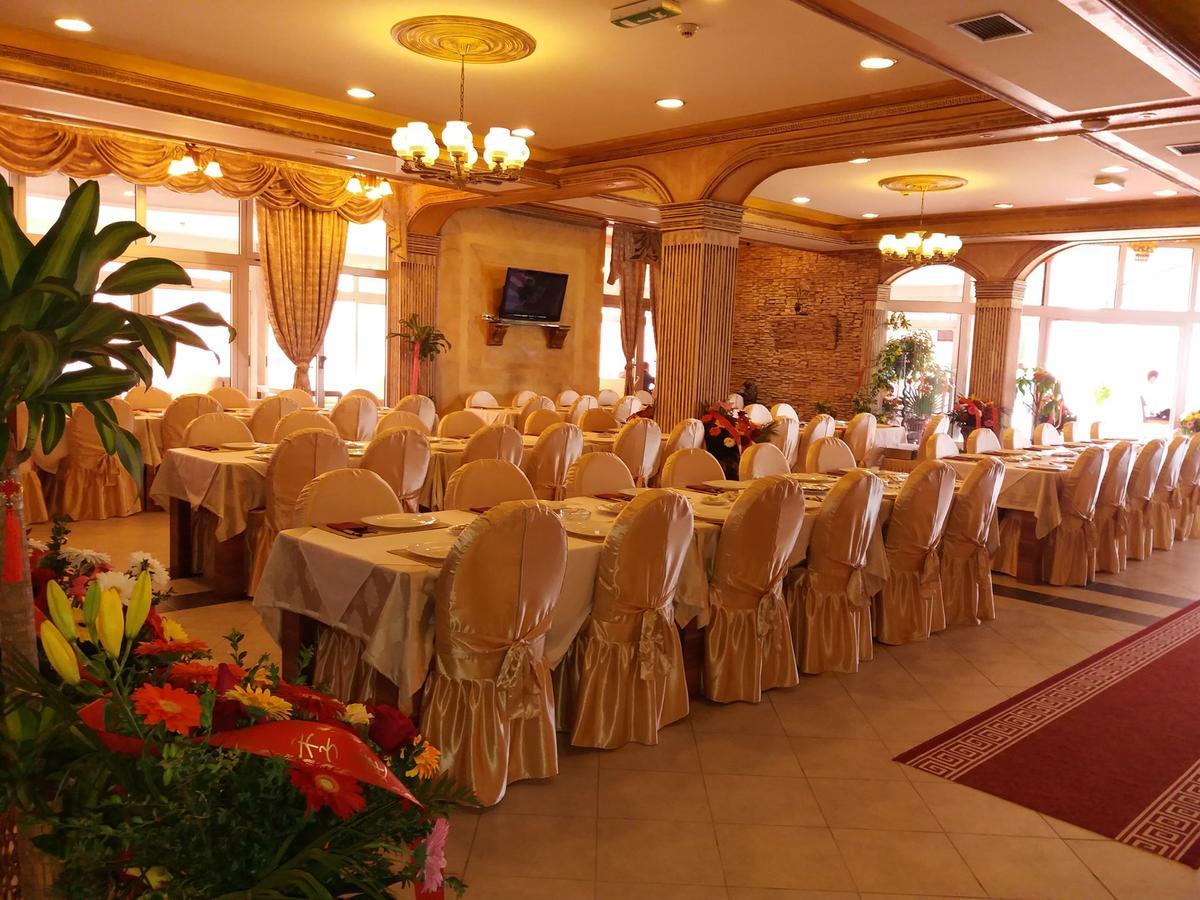 Hotel & Restaurant Great Wall - Airport Sarajevo Bagian luar foto