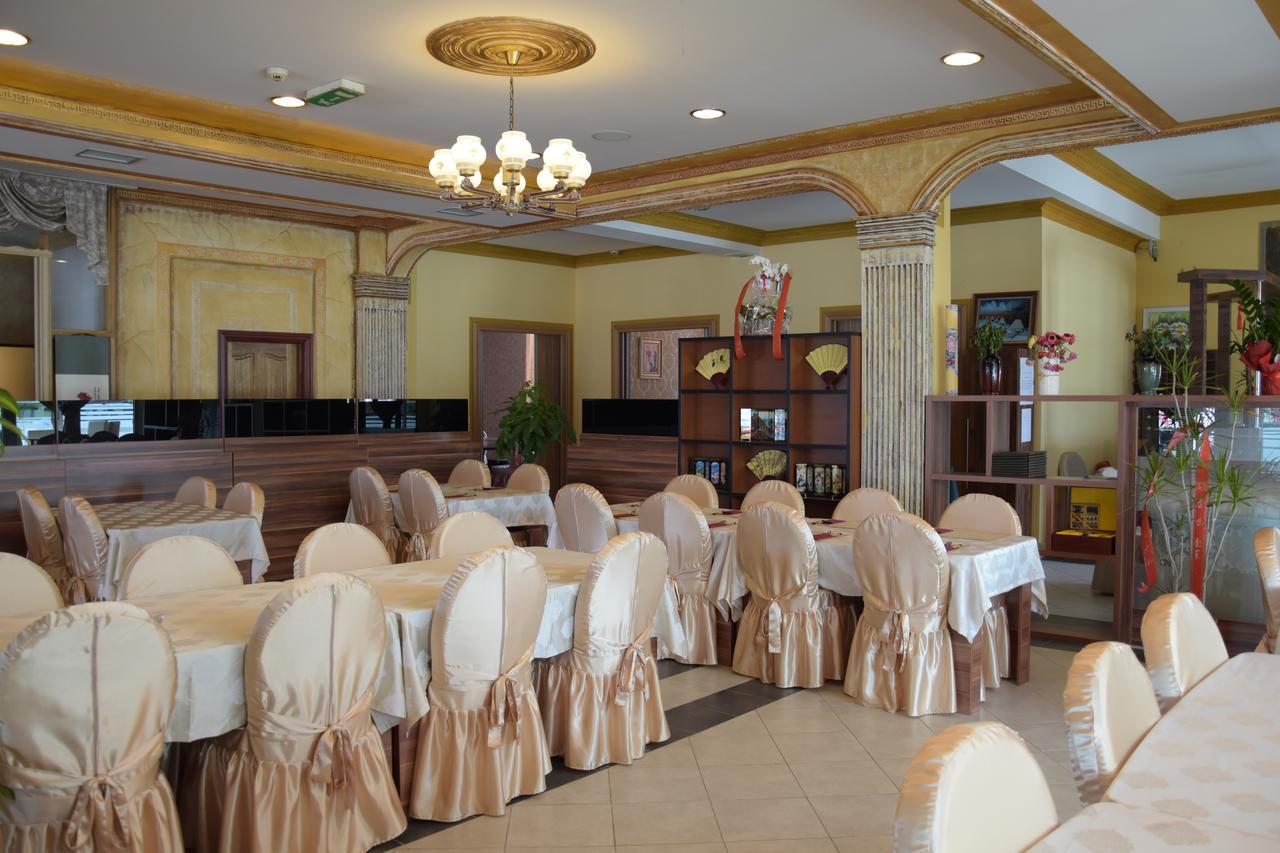 Hotel & Restaurant Great Wall - Airport Sarajevo Bagian luar foto