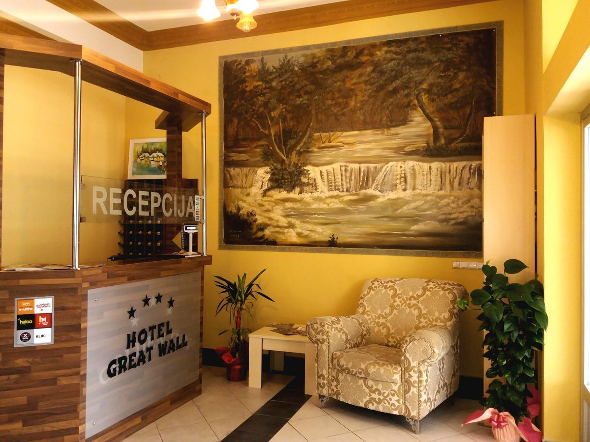 Hotel & Restaurant Great Wall - Airport Sarajevo Bagian luar foto