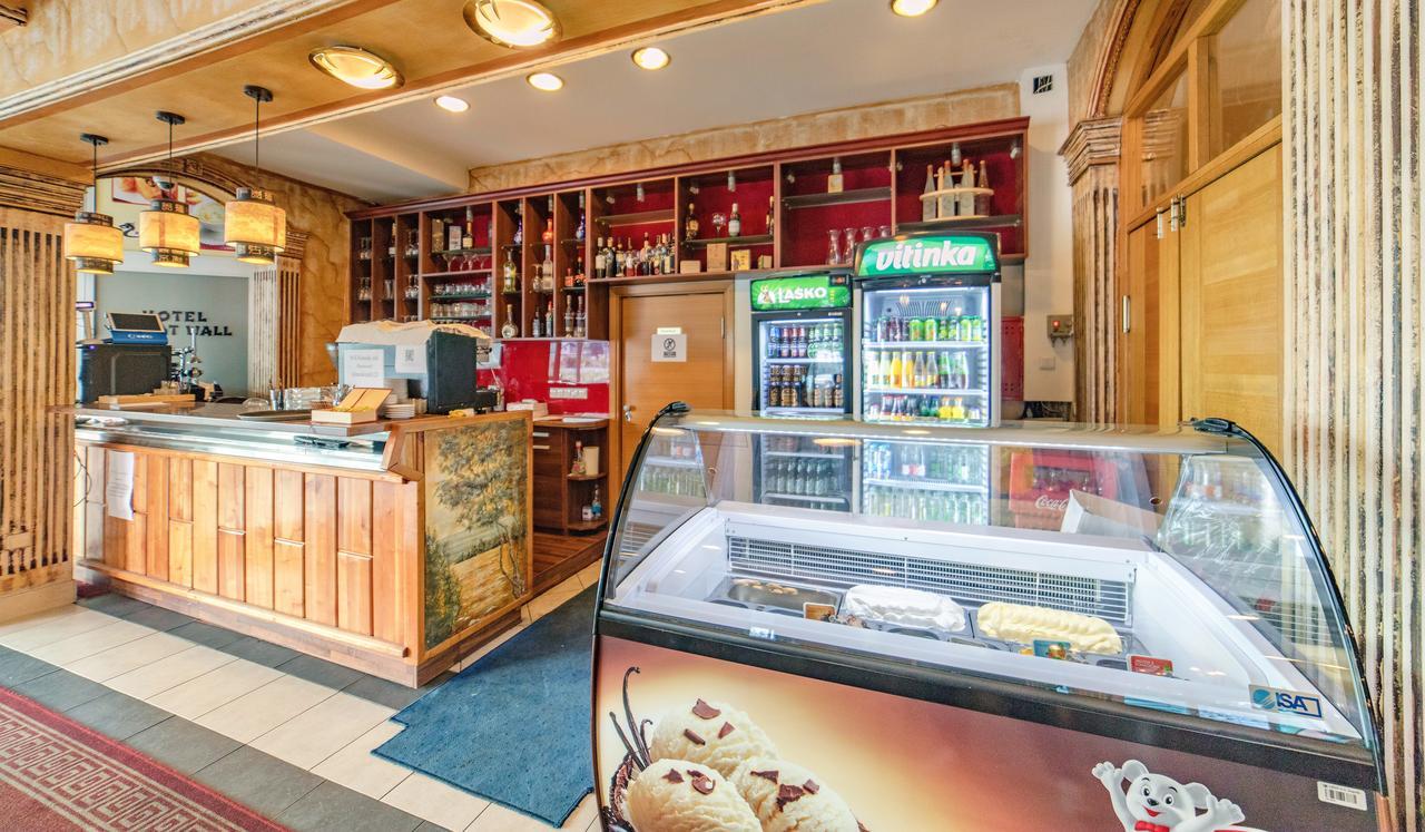 Hotel & Restaurant Great Wall - Airport Sarajevo Bagian luar foto